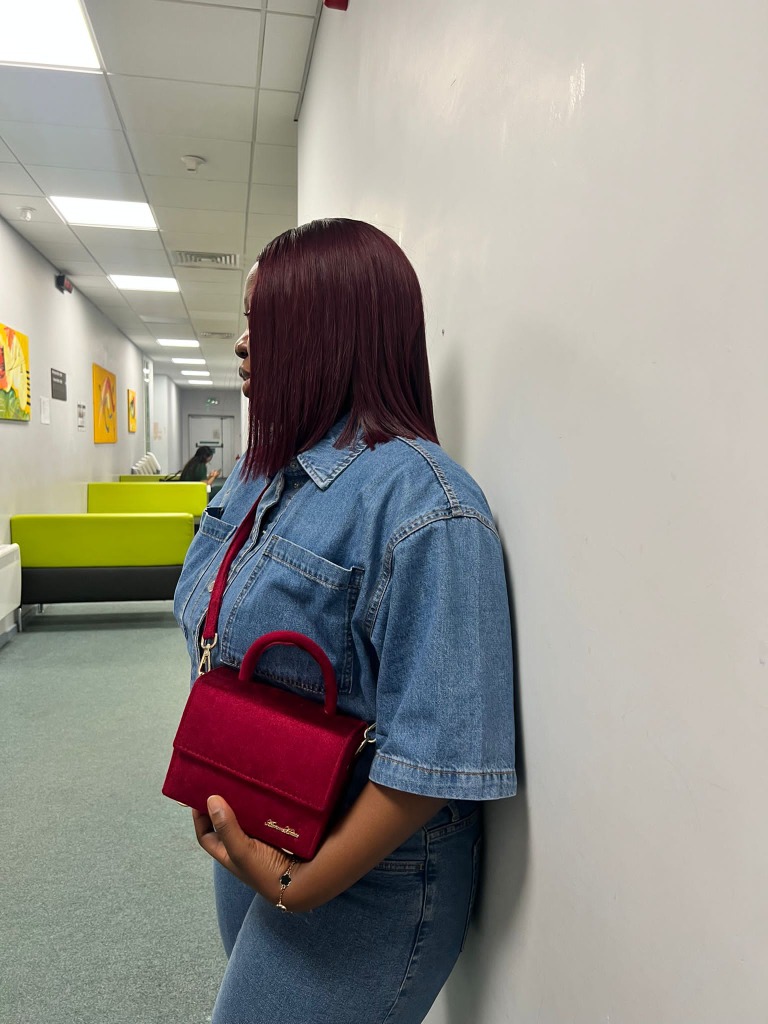 The Velvet — Black